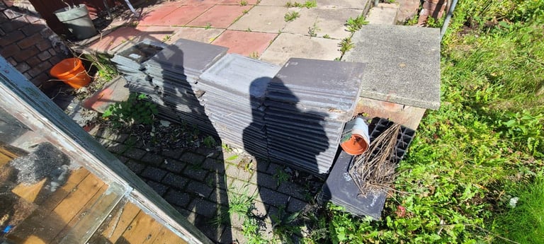 image for 90 roof tiles 