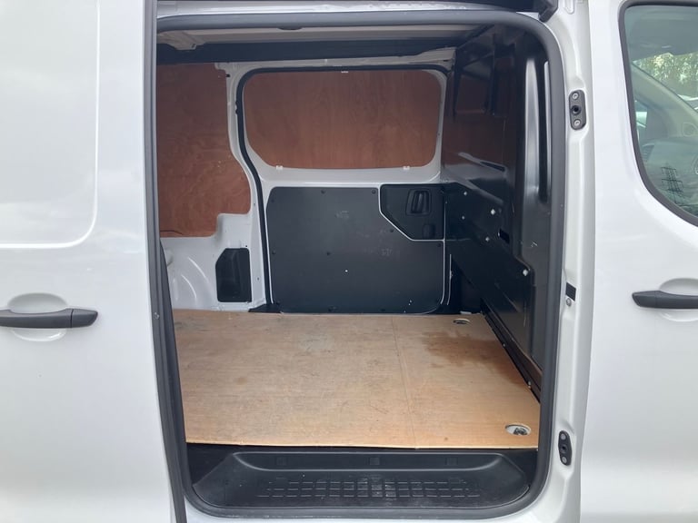 2022 Vauxhall Vivaro 2900 1.5d 100PS Dynamic H1 Van Van DIESEL Manual
