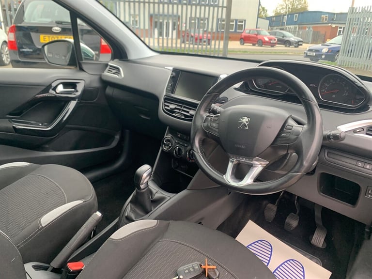 2014 Peugeot 208 STYLE *** RAC APPROVED *** RAC WARRANTY *** Hatchback Petrol Manual
