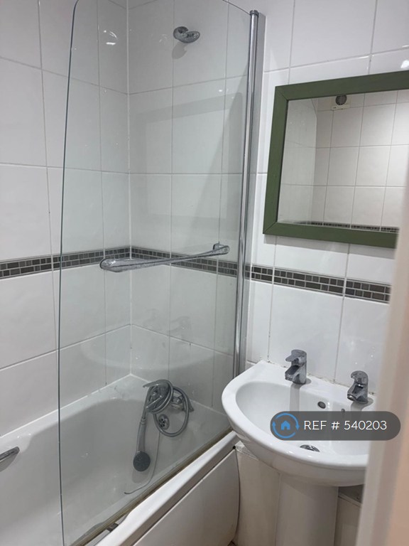 2 bedroom flat in Regent, Kettring, NN16 (2 bed) (#540203)
