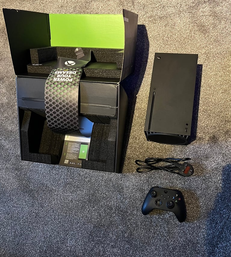 Xbox series X 1TB - extras available 