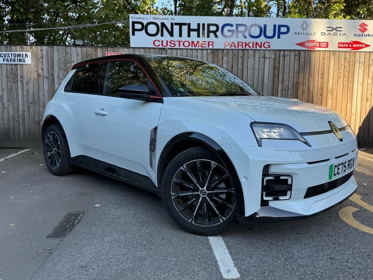 2025 Renault 5 E-Tech electric urban range 40kWh iconic five Auto 5dr HATCHBACK Electric Automatic