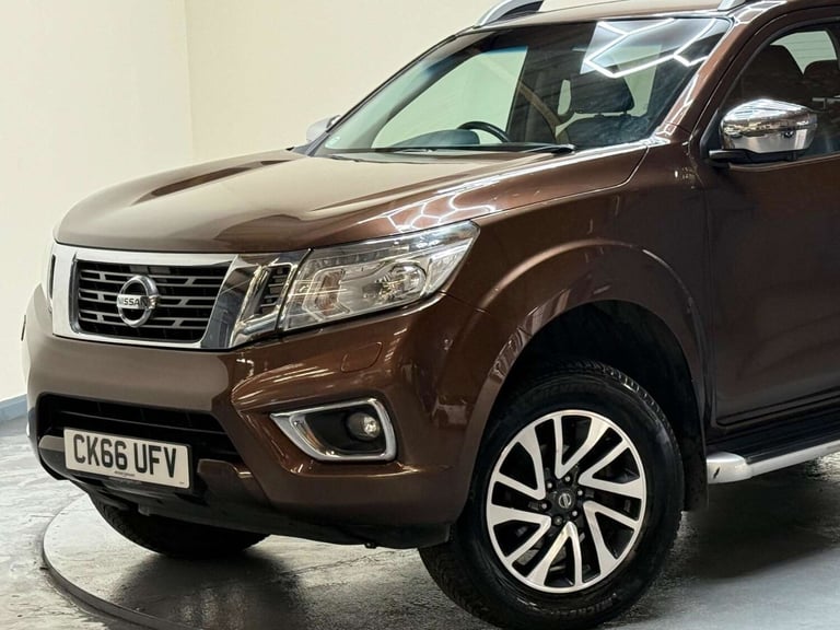 2016 Nissan Navara Double Cab Pick Up Tekna 2.3dCi 190 4WD Auto PICK UP DIESEL Automatic