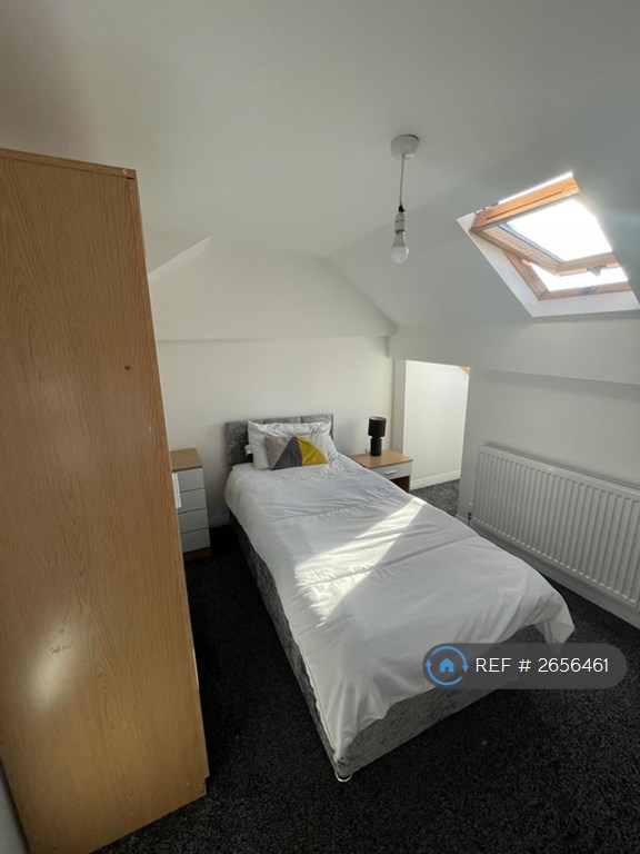 1 bedroom in Broadway, Chadderton, Oldham, OL9 (#2656461)