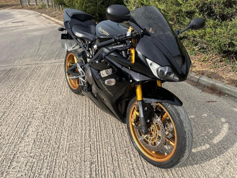 2007 07 TRIUMPH DAYTONA 675 SPORTS 600 WHITE NEW MOT SUPERSPORT TRIPLE BLACK