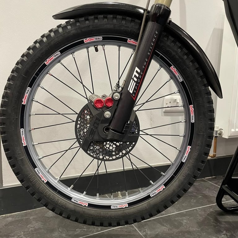 2025 EM EPURE RACE 2.5kWh **EX-DEMO** USED TRIALS BIKE