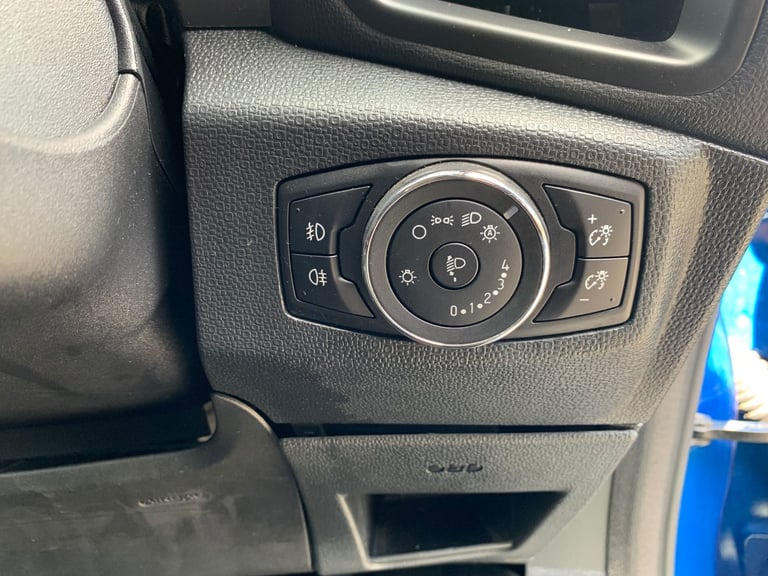 FORD ECOSPORT  1.0t  TITANIUM   6 SPEED  2018  NEW BELTS  NEW MOT  WARRANTY 