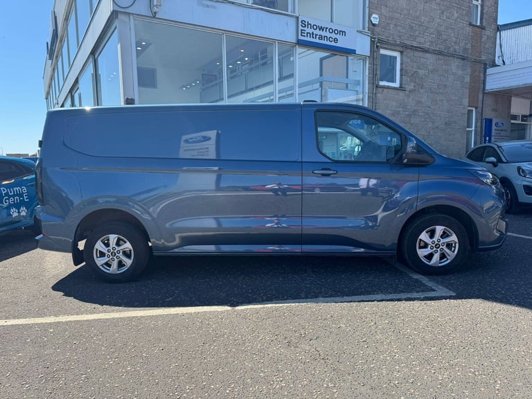 2024 Ford Transit Custom 2.0 EcoBlue 136ps L2 H1 Limited Panel Van DIESEL Manual