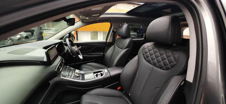 2023 Hyundai Santa Fe 1.6 T-GDi 13.8kWh Ultimate Auto 4WD Euro 6 (s/s) 5dr ESTATE Petrol/Electric...