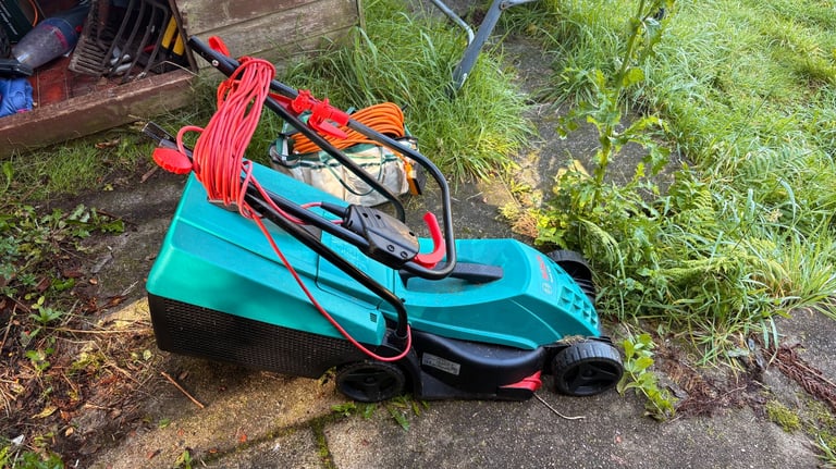 Garden Tools Bundle – Bosch Lawn Mower, Grass Trimmer, Hedge Trimmer & 15m Outdoor Extension Cable