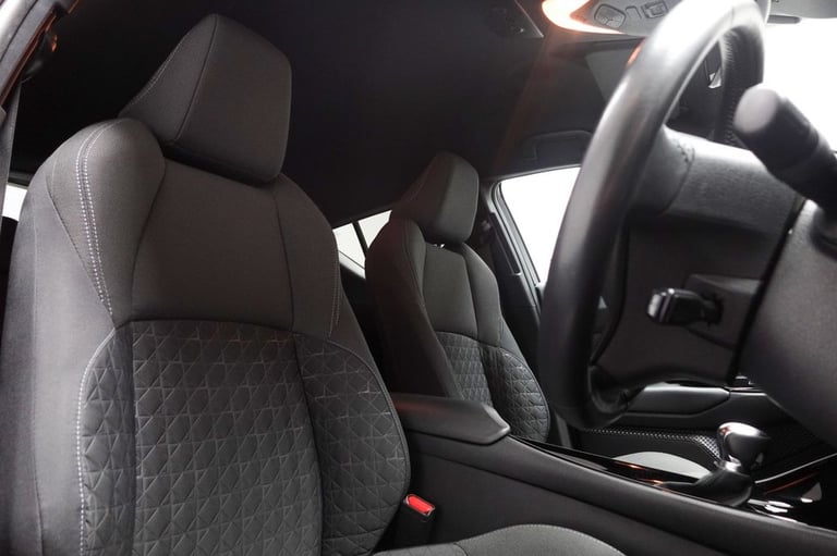 2021 Toyota C-HR 2.0 VVT-h GPF Design SUV 5dr Petrol Hybrid CVT Euro 6 (s/s) (184 ps) HATCHBACK P...
