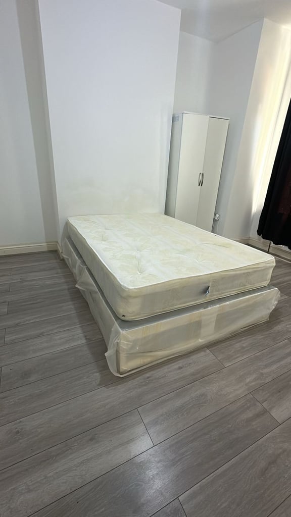 Studio Flat available at 