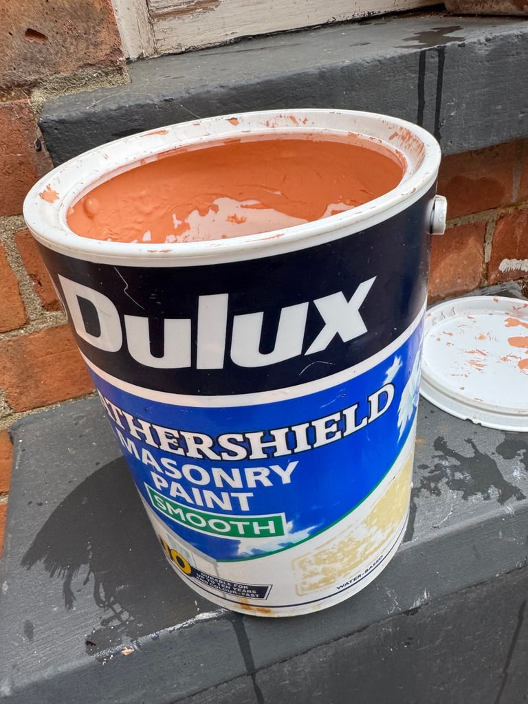 Dulux weather shield masonry paint.