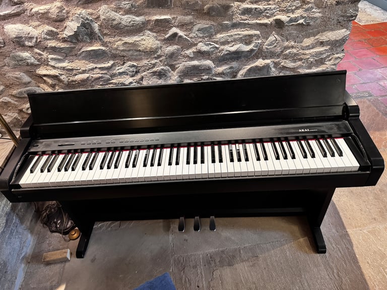 Akai pg2 88 key hammer action stage piano