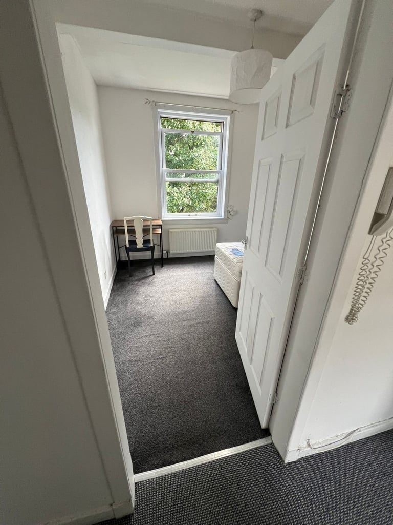 2/3 Bedroom Flat Prestonfield, nr University 