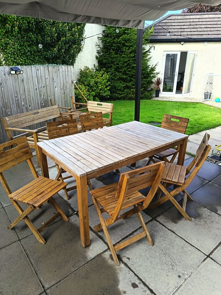 Garden Furniture Set - 6 Chairs & Table - Good Condition