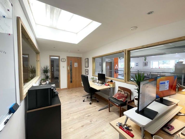 Creative Space | Workspace | Beauty Room | Office | Commercial Unit In Hackney East London E9