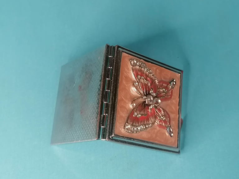 Butterfly Compact Mirror, Pocket Mirror.. As seen.