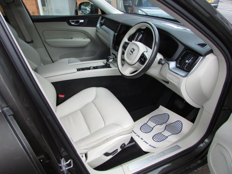  Volvo XC60 2.0 D4 Momentum 5dr AWD Geartronic Diesel