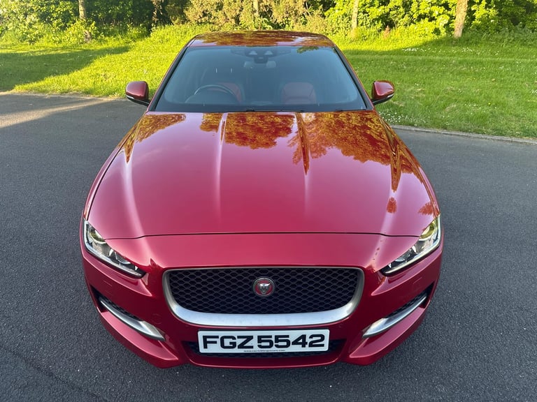 2017 Jaguar XE 2.0 180 BHP / 8 SPEED AUTO / R-SPORT EDITION  / TWO-TONE LEATHER 