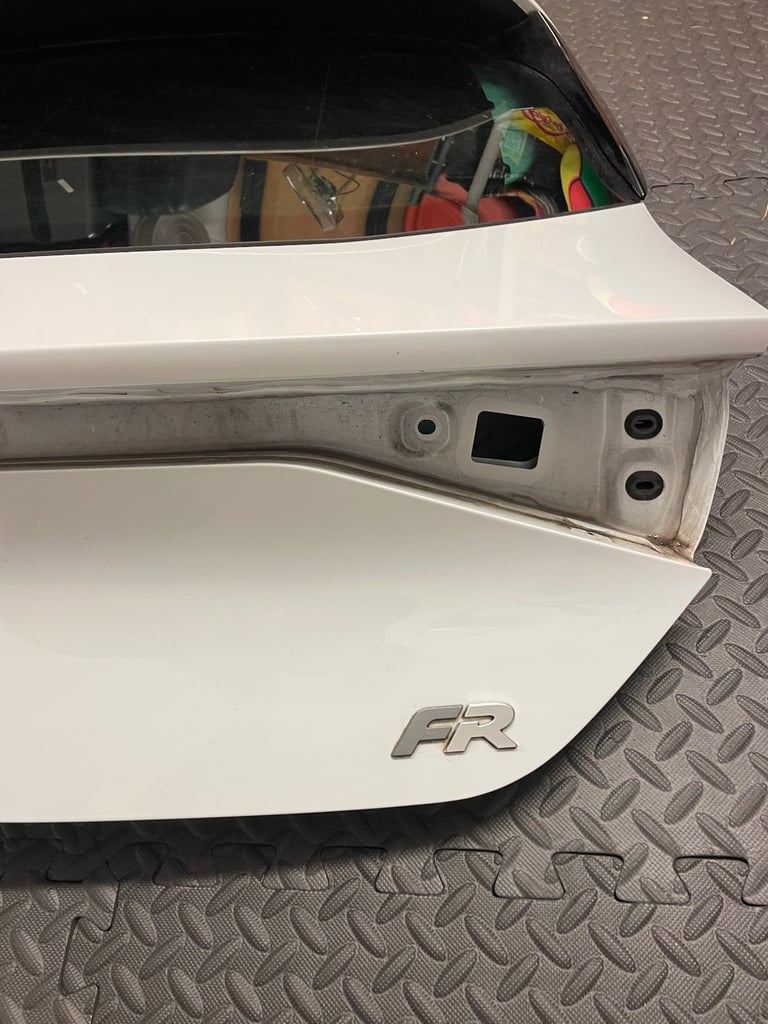 Seat Leon FR Sport bootlid MK4  glacier white