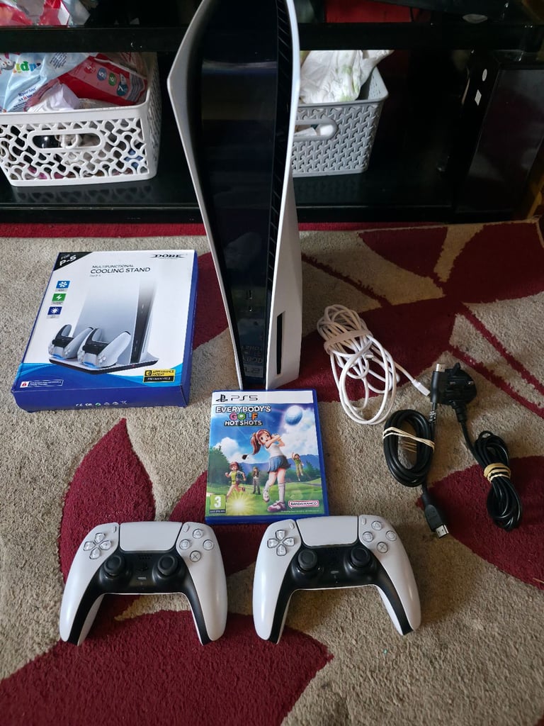 image for PlayStation 5 825gb 2 controllers and 1 game