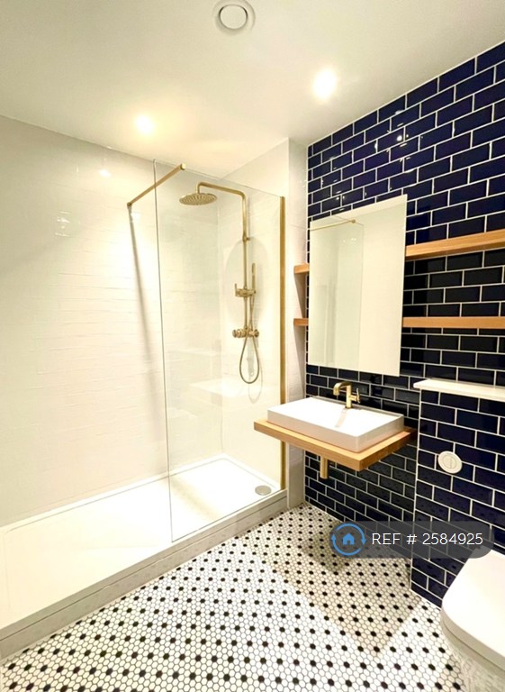 Studio flat in Orchard Place, London, E14 (#2584925)