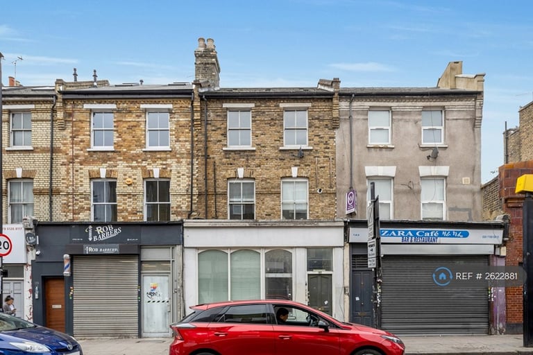 image for 3 bedroom flat in Hornsey Road, London, N7 (3 bed) (#2622881)