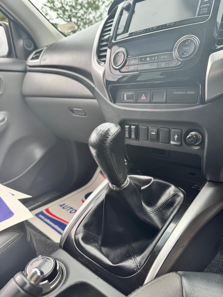MITSUBISHI L200 2.4 DI-D DC Barbarian 2017