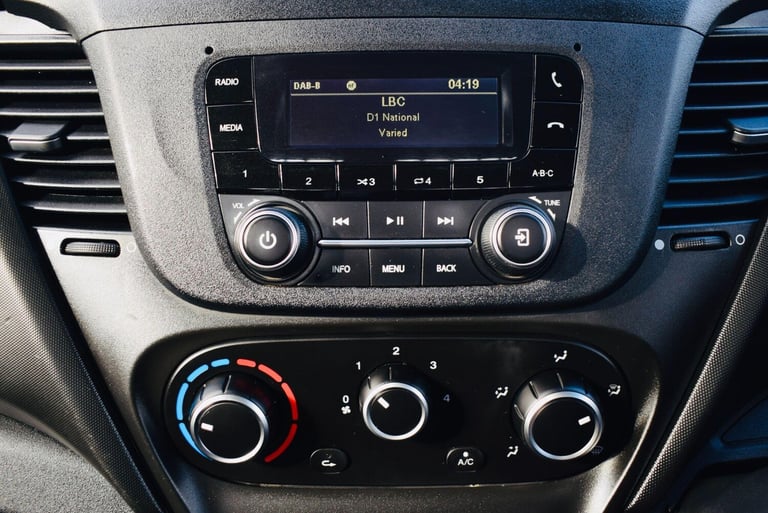 2023 Iveco Daily Tipper 14V 35C 3000 MWB Euro 6 4dr (DRW) CHASSIS CAB Diesel Manual