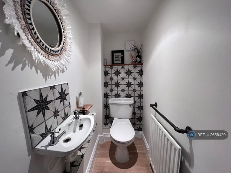 3 bedroom house in Manor Farm Court, Gaydon, Warwick, CV35 (3 bed) (#2658429)