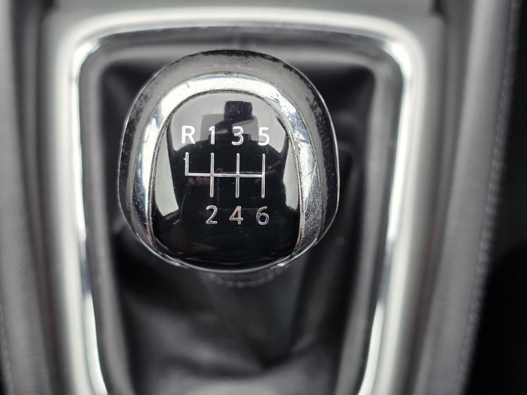 2016 Nissan Qashqai 1.5 dCi N-Connecta 5dr Euro 6 ULEZ CAZ HATCHBACK Diesel Manual