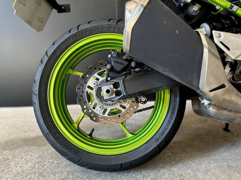 STUNNING ONE OWNER 2021/21 KAWASAKI Z900 MOTORCYCLE 