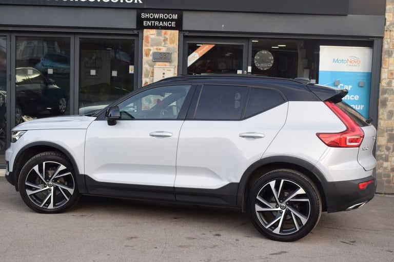 2019 Volvo XC40 2.0 D3 R DESIGN Pro 5dr Geartronic ESTATE DIESEL Automatic