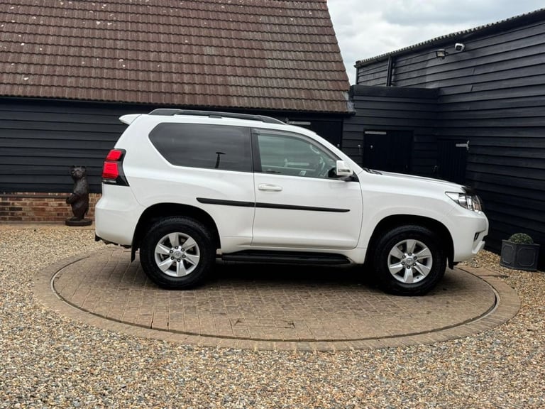 2022 Toyota Land Cruiser 2.8D Active SUV 3dr Diesel Auto 4WD Euro 6 (s/s) (204 ps) ESTATE Diesel ...