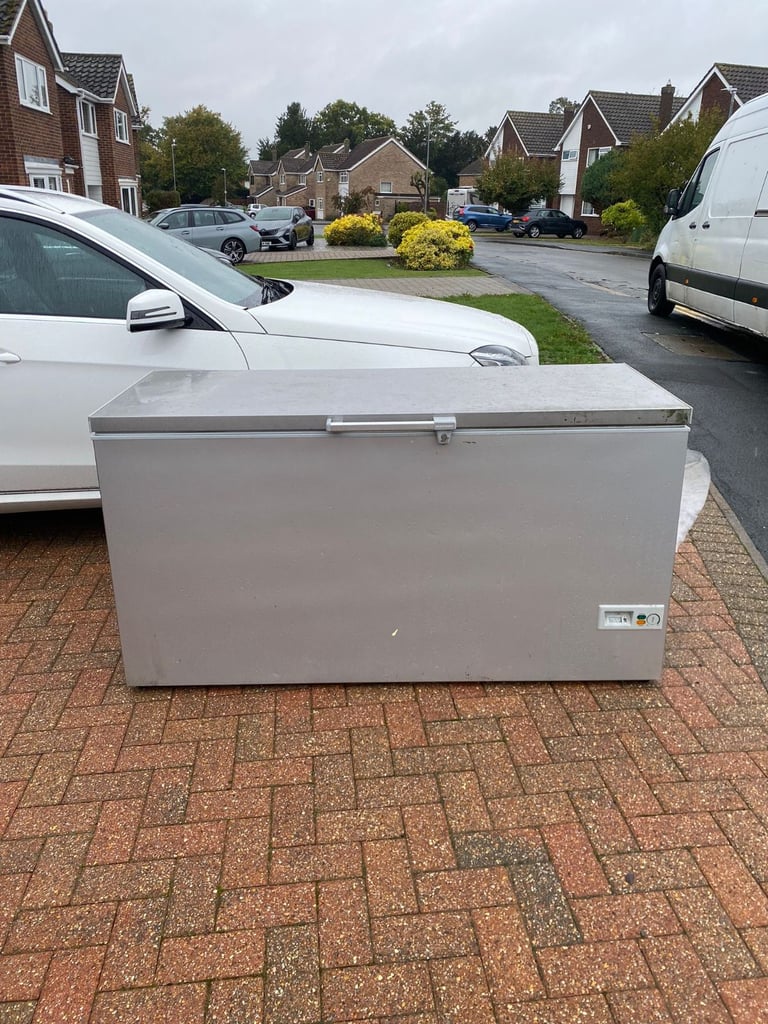 Full Size Chest Freezer Fully Functional Condition (Home Delivery Free)