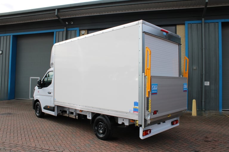 RENAULT MASTER ADVANCE 150BHP 4.1 METER LUTON VAN WITH TAIL LIFT BRAND NEW MODEL