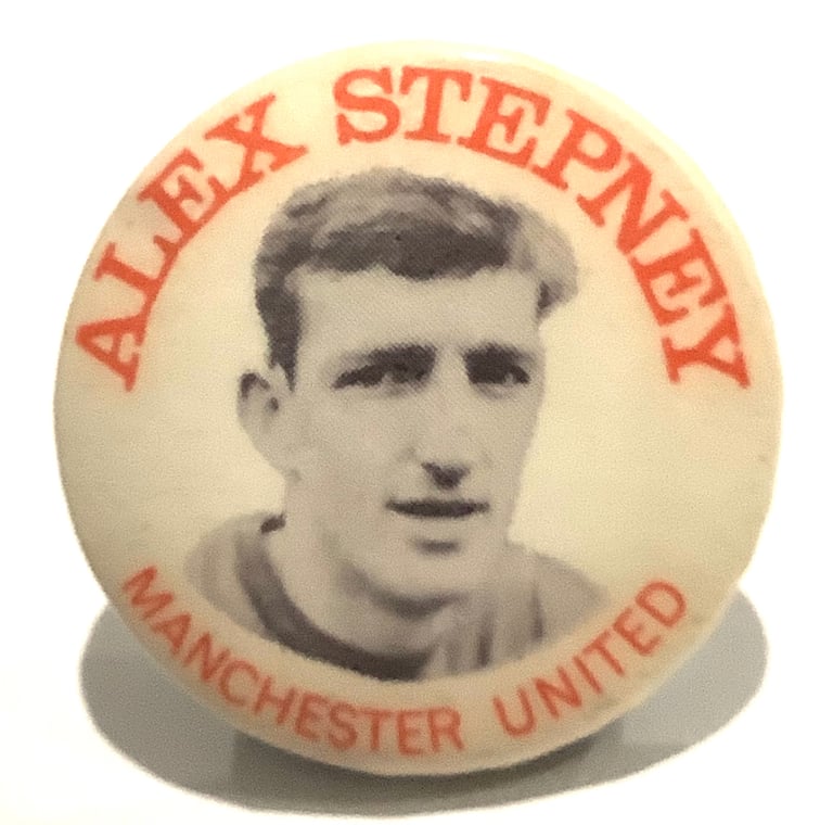 Wanted Manchester United Football Memorabilia Badges Rosettes Pennants Autographs Shirts Programmes
