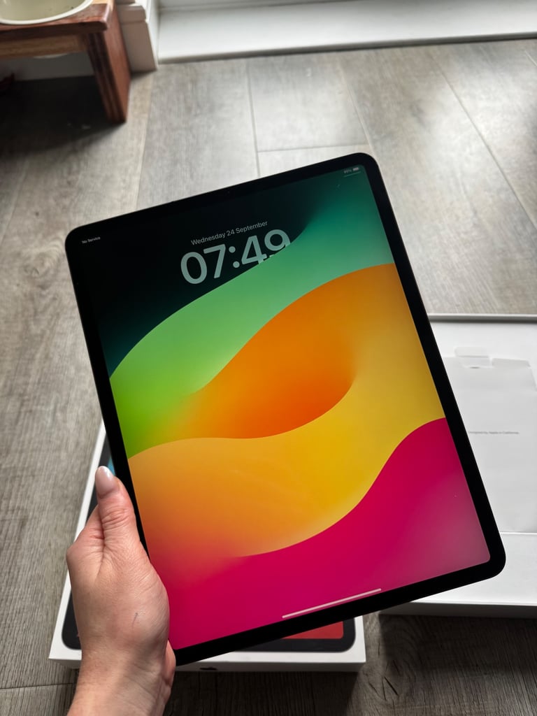 Apple iPad Pro 12.9-inch (4th Generation) WiFi Cellular 128GB Space Grey