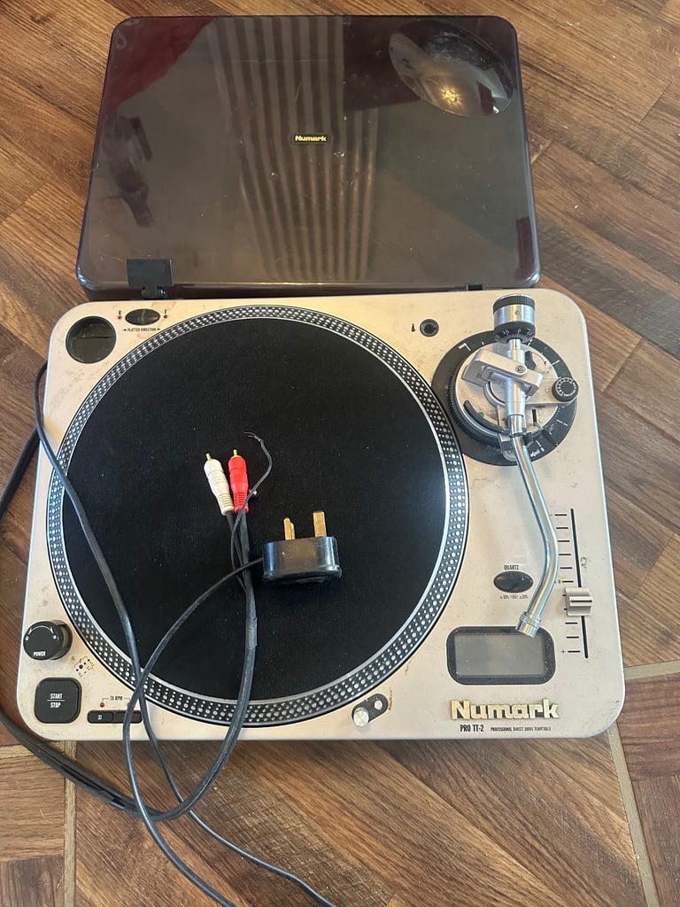Numark Pro TT-2 professional direct drive turntable 