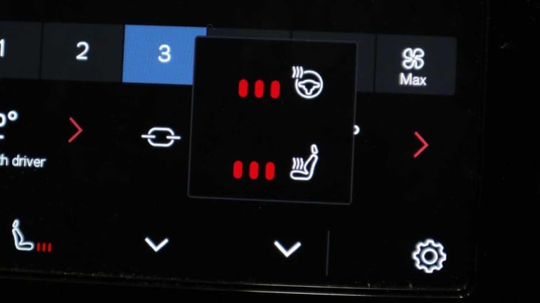 2024 Volvo XC40 2.0 B3 MHEV Plus DCT Auto Euro 6 (s/s) 5dr ESTATE Petrol/Electric Hybrid Automatic