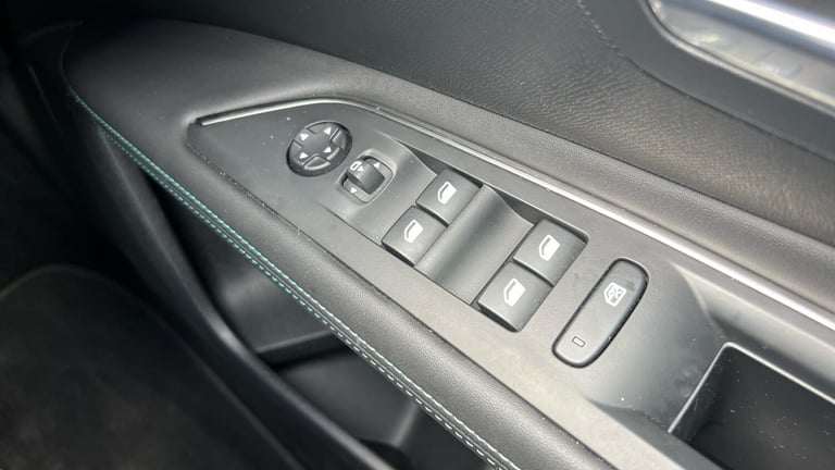 2022 Peugeot 3008 1.6 Hybrid 225 Allure Premium 5dr e-EAT8 HATCHBACK PETROL/ELECTRIC Automatic