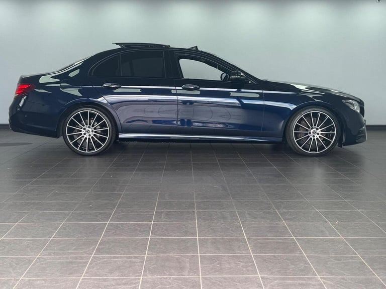 MERCEDES-BENZ E CLASS 2.0 E300d AMG Line Night Edition (Premium Plus) G-Tronic+