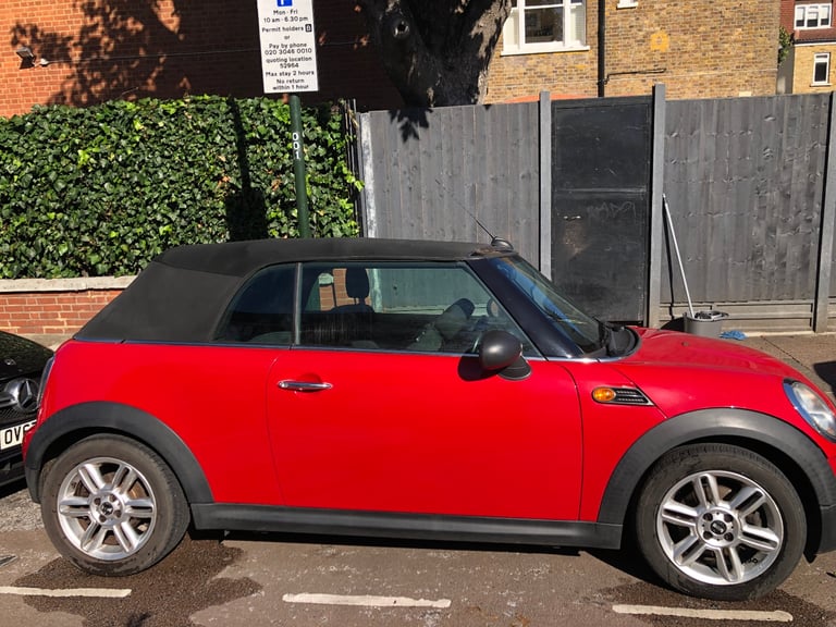 Mini, CONVERTIBLE, Convertible, 2011, Manual, 1598 (cc), 2 doors