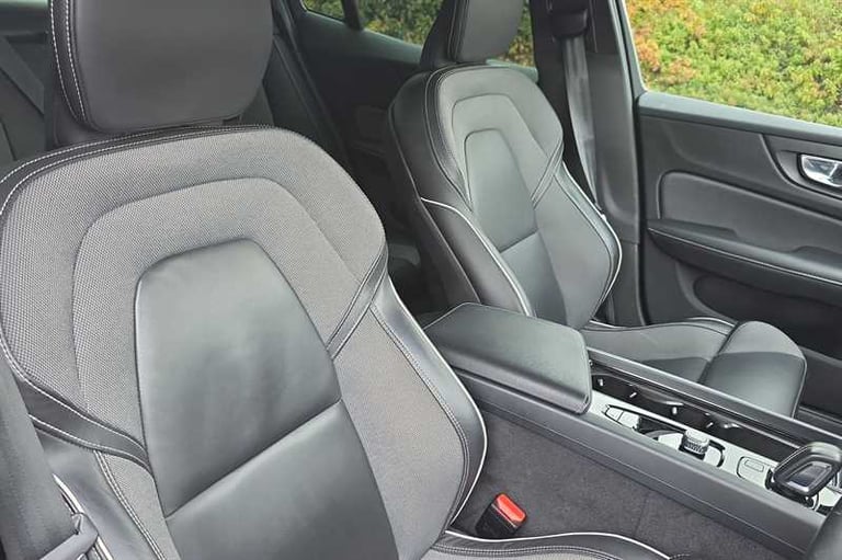 2022 Volvo S60 2.0 B5P R DESIGN 4dr Auto SALOON PETROL Automatic