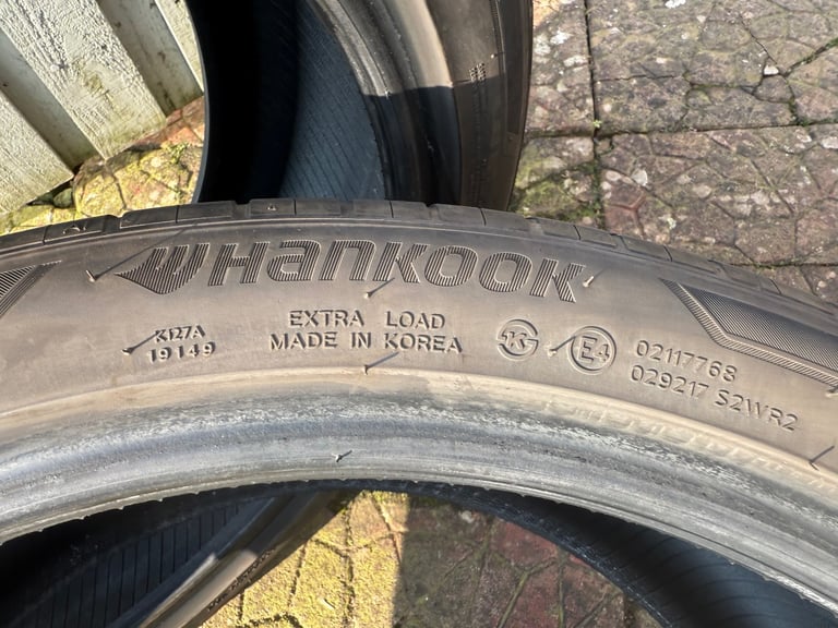 285 35 22 Hankook pair