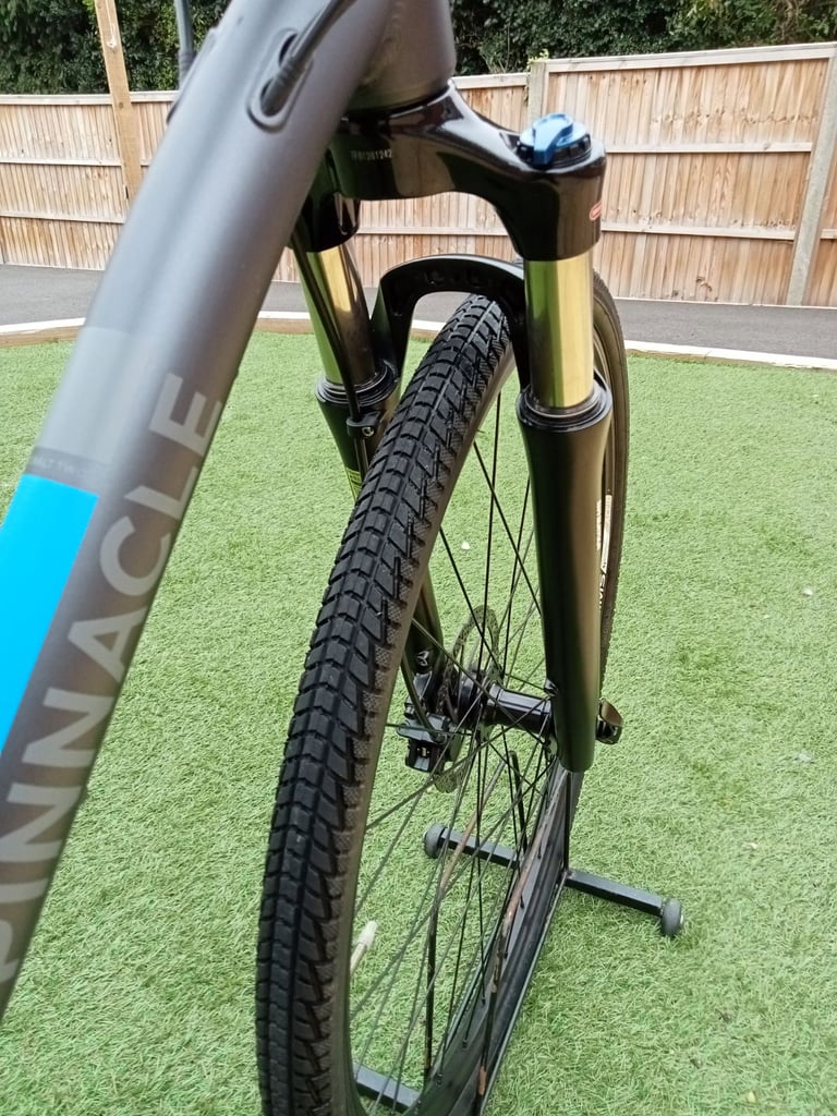 Pinnacle Cobalt 2 Aluminium Hybrid Mountain Bike.