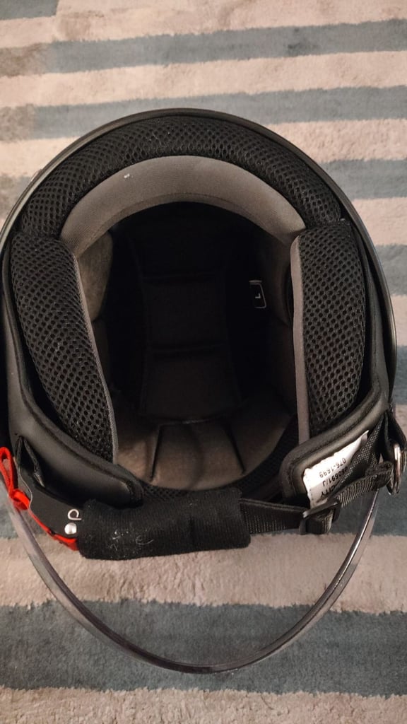 NEW SCORPION EXO-CITY BLACK AND WHITE HELMET SIZE L