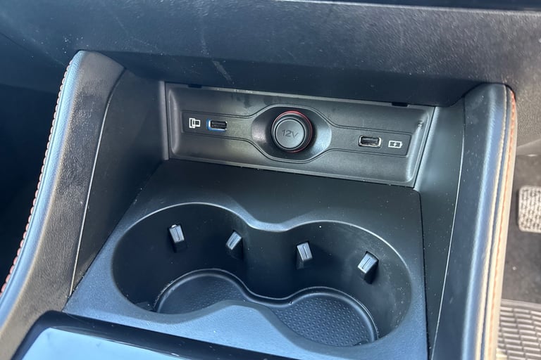 2024 MG MG HS 106288 Hatchback Petrol Automatic