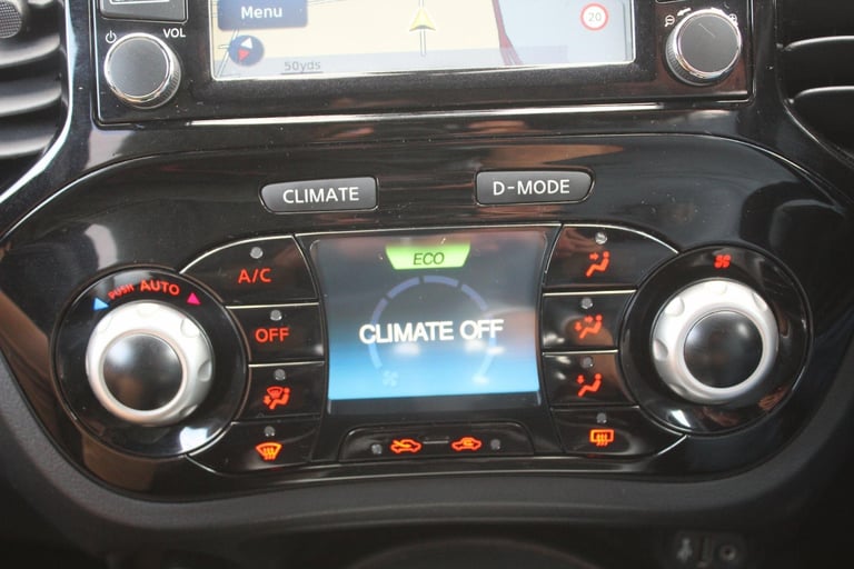 2018 Nissan Juke 1.6 Tekna XTRON Euro 6 5dr HATCHBACK Petrol Automatic